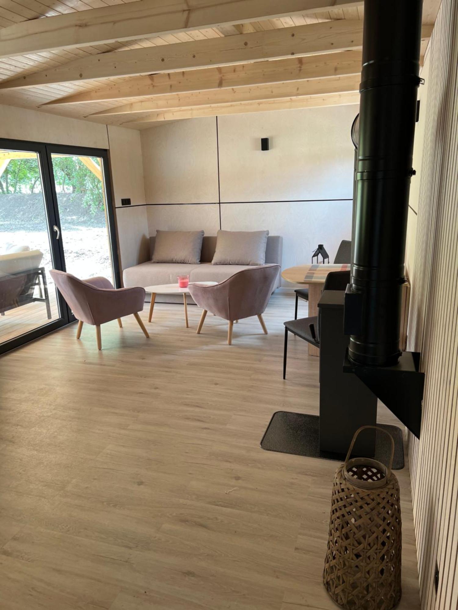 Domcek Pod Vezami S Virivkou A Grilom, Pri Termalnom Kupalisku Apartment ลิปโตว์สกียาน ภายนอก รูปภาพ